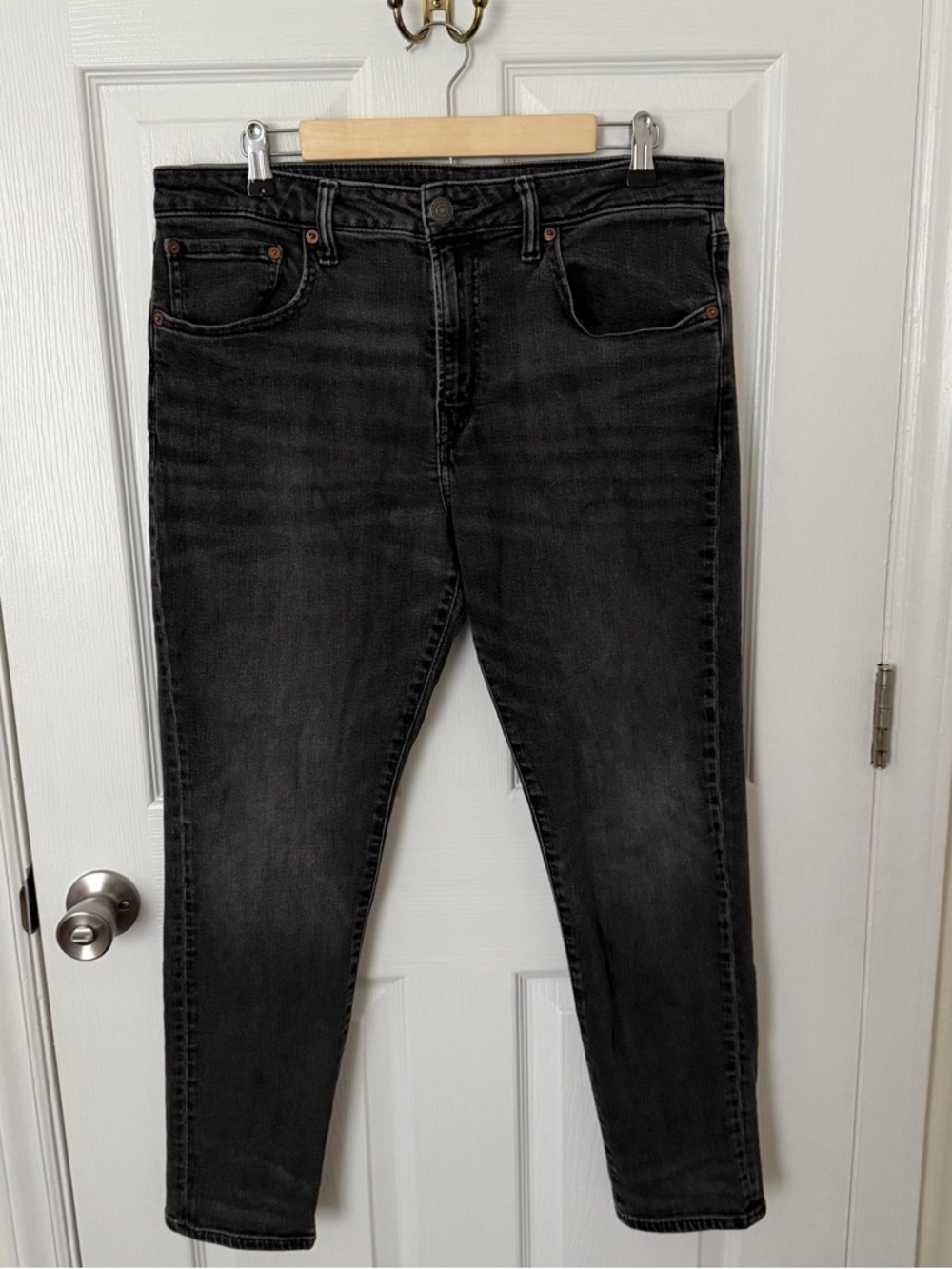 American Eagle Outfitters Men's Skinny Jeans in Washed Black